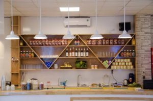 thi-công-quầy-kệ-quán-cafe-đẹp-tại-tp hcm