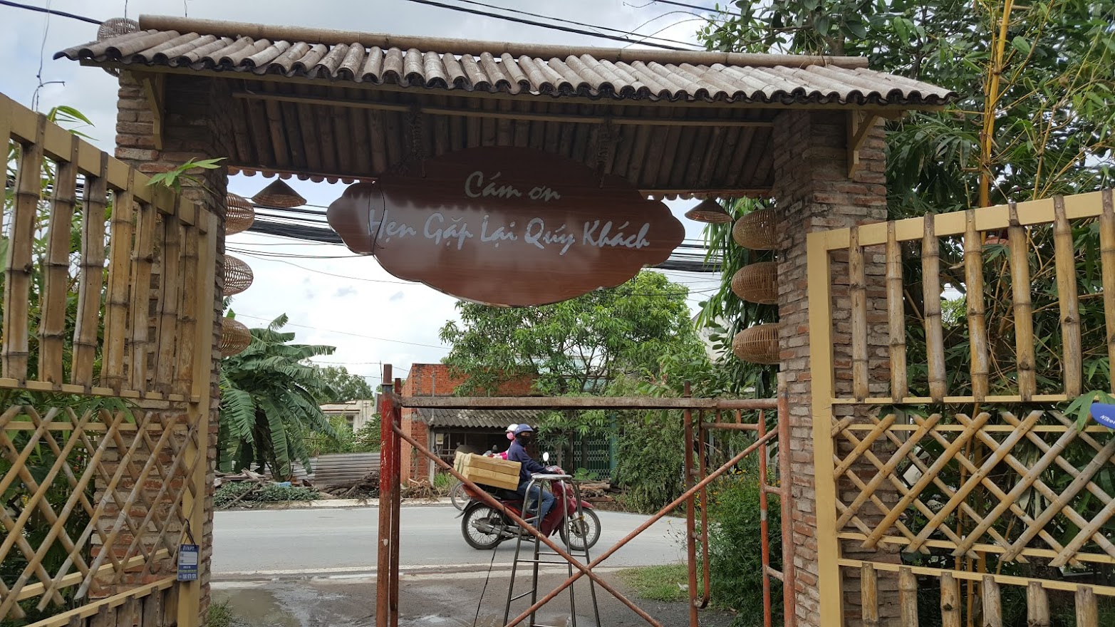 Bảng hiệu gỗ