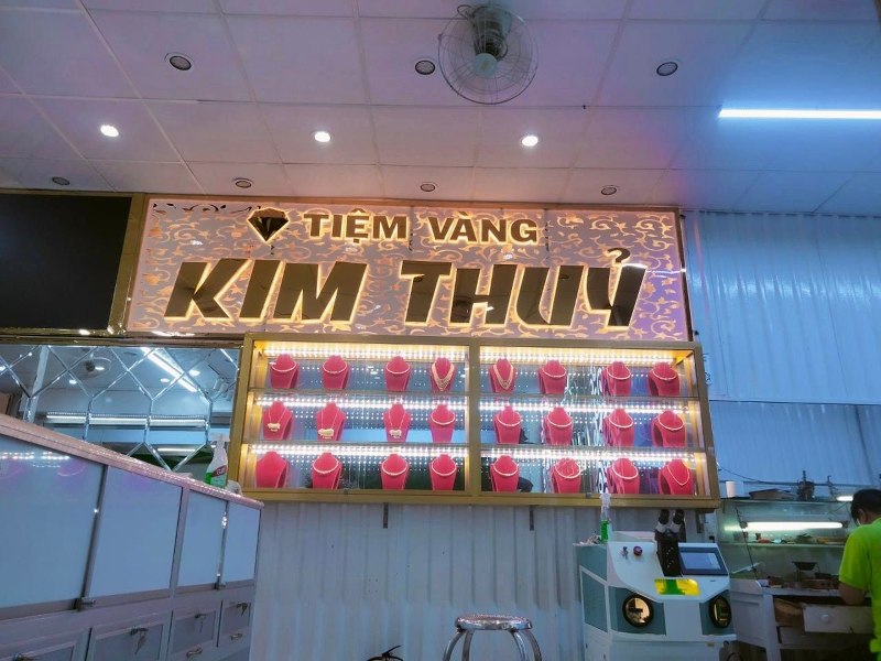 Bảng hiệu công ty inox sang trọng, tạo nét riêng cho doanh nghiệp của bạn.