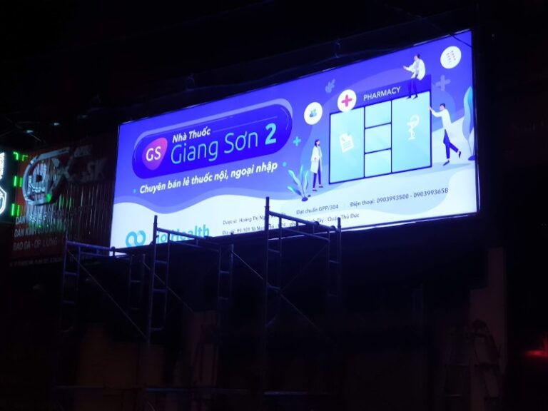 Biển hiệu hộp đèn được thiết kế sáng tạo và đẹp mắt.