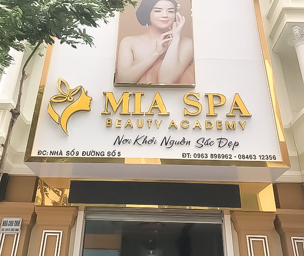 Làm biển quảng cáo spa không chỉ là việc truyền tải thông tin, mà còn là cách để tạo nên một không gian thẩm mỹ đẳng cấp và đáng nhớ cho khách hàng.