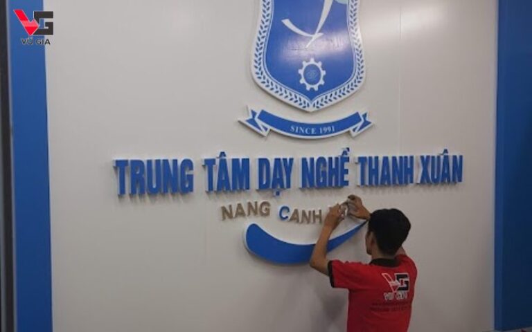 Đội ngũ nhân viên chuyên nghiệp tại Quảng Cáo Vũ Gia 