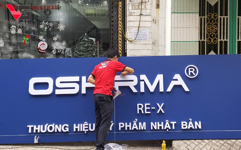 Đội ngũ nhân công lành nghề tại Quảng Cáo Vũ Gia