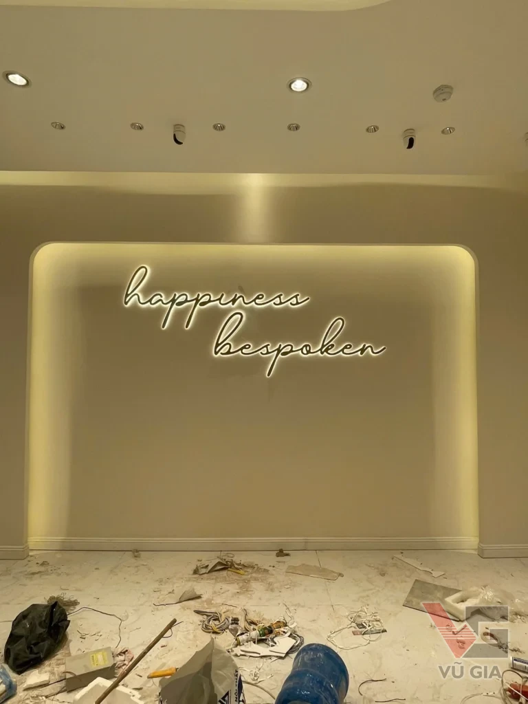 Chữ neon LED "happiness bespoken" trang trí nội thất cửa hàng kim cương Tierra